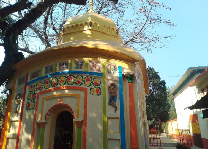 Devotees at the sacred Bhabanipur temple complex