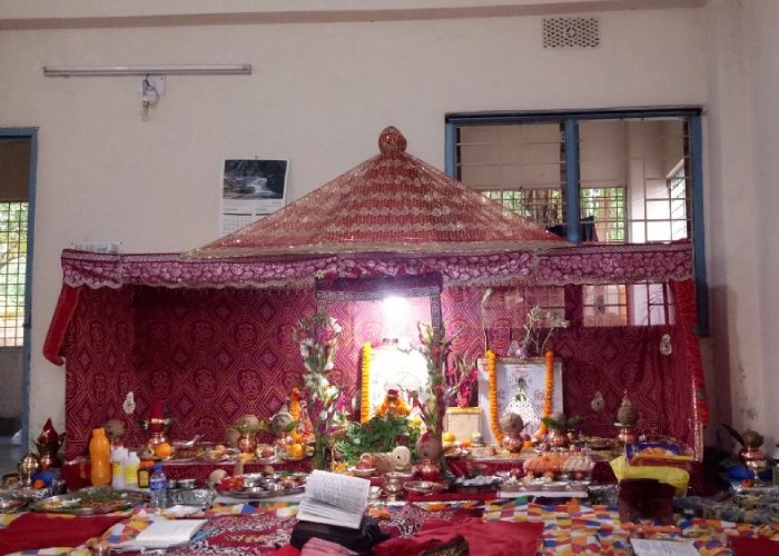 Devotees on pilgrimage at Bhabanipur